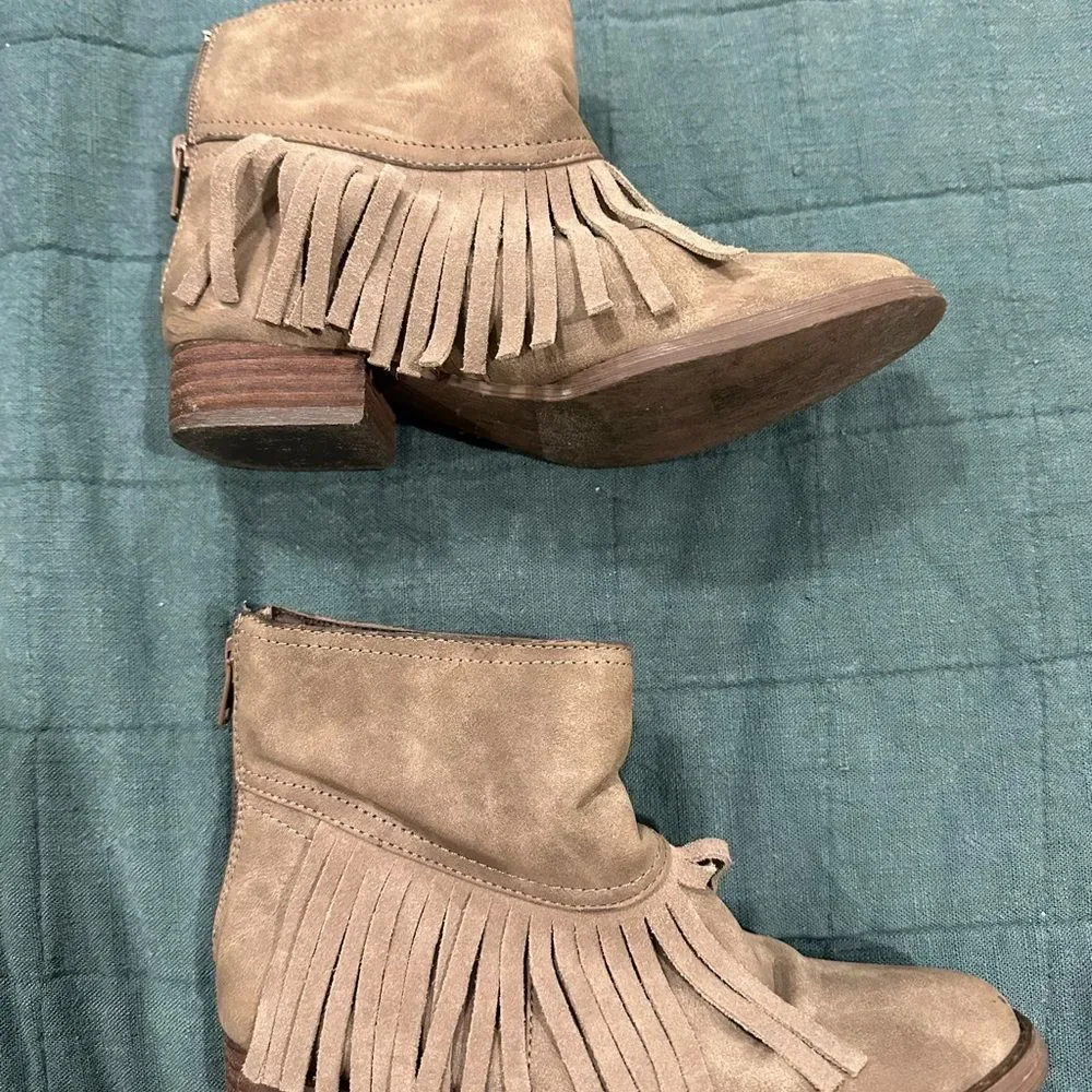 Volatile Kids Tan Fringe Boots